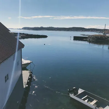 Vika Fiske Og Ferie Bomlo